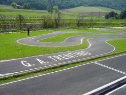 nuova_pista_auto_r_c_2009_3_20141018_1122466262